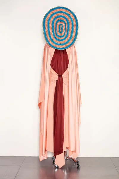 Look 10